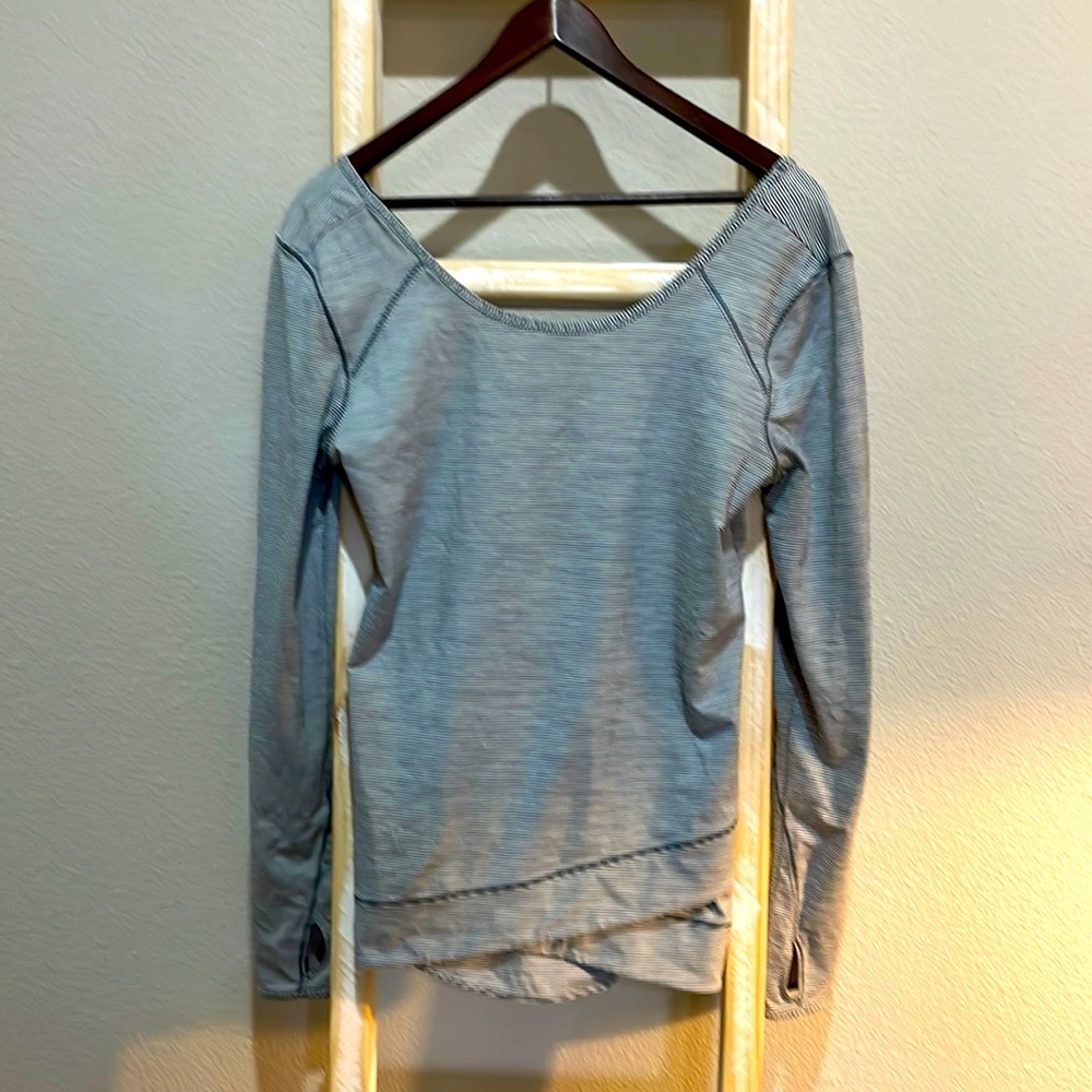 Zella Scoop neck, striped activewear top